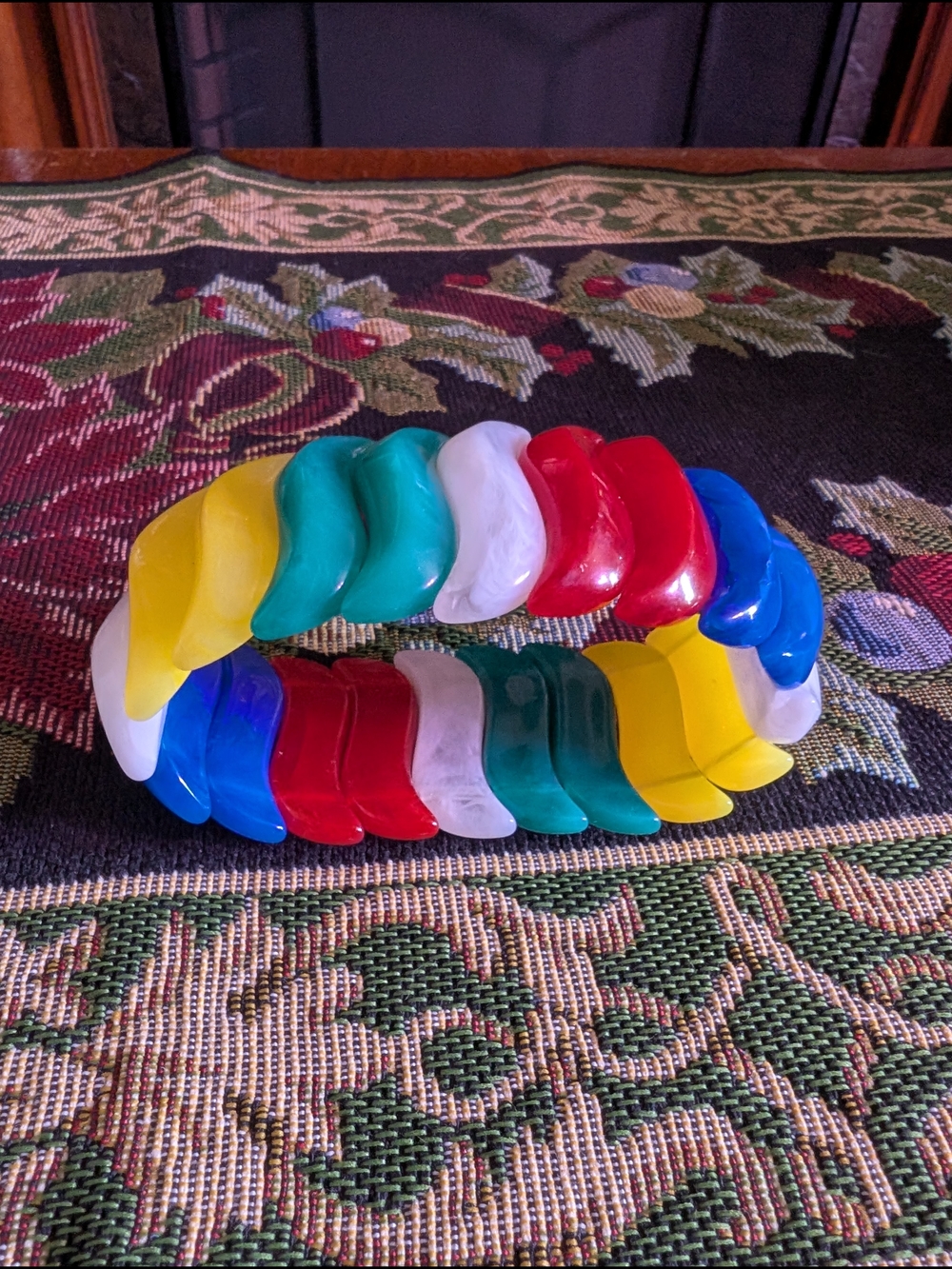 Vintage 80s Avon Summer Brights Lucite Stretch Bracelet Colorful - Picture 4 of 4